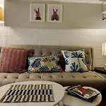 Charming Basement Suite With Private Entrance Near Subway, Koreatown & Uoft